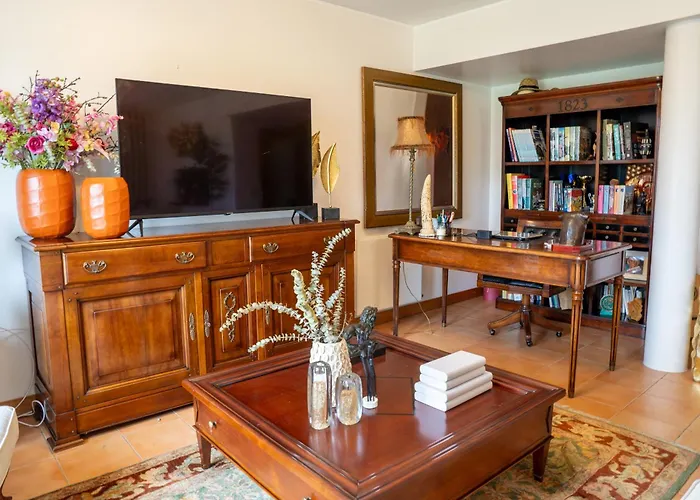 米尼里亚斯农家乐 公寓 *